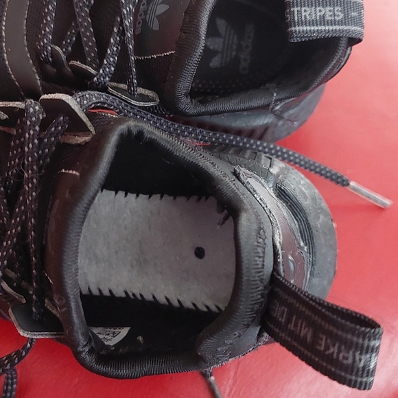 Lot Of 3 Kids Sneakers Sz 5,6,7 Jordans Adidas Shoes ( Bag C) - Picture 15 of 15